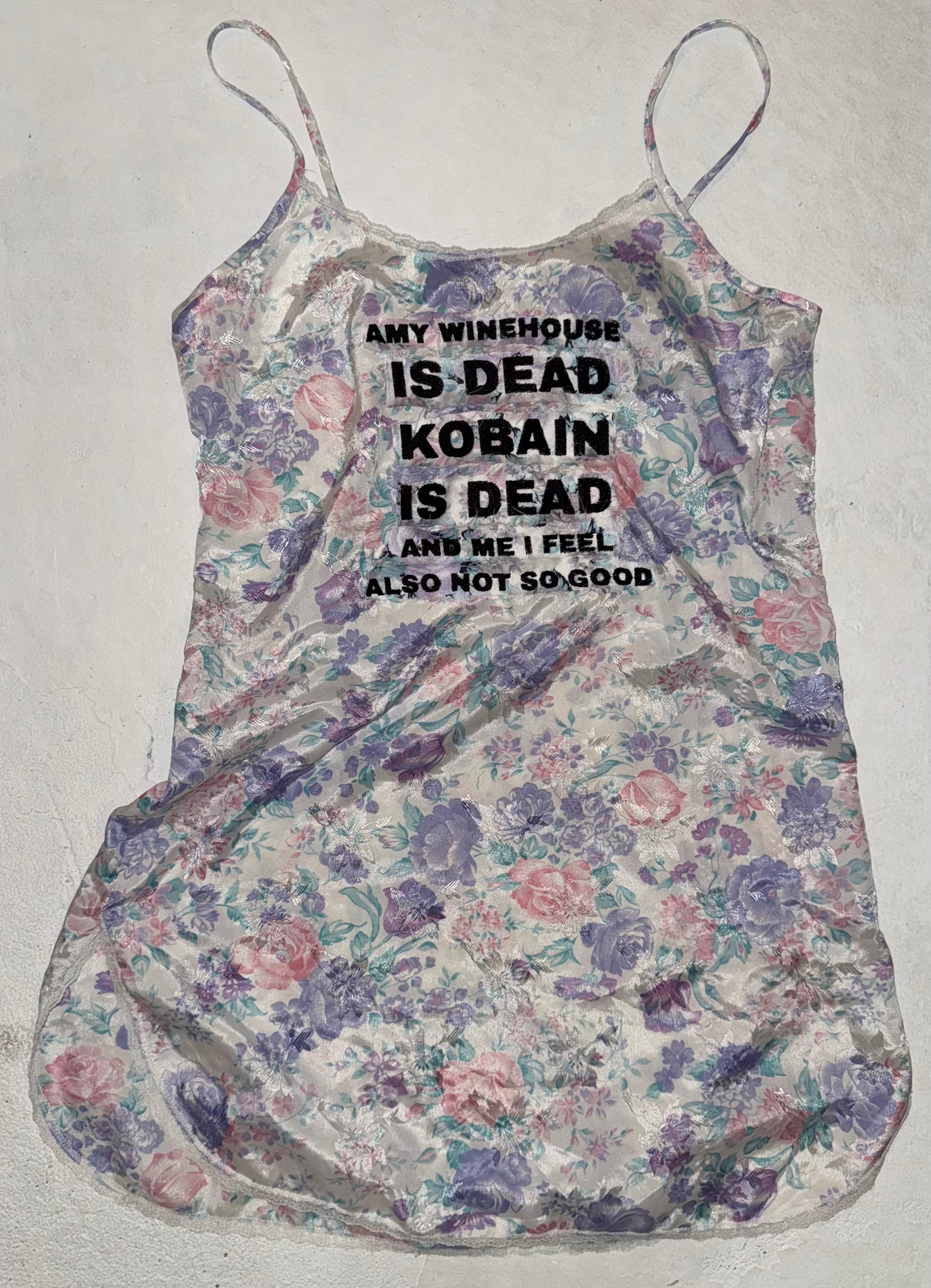Amy winehouse is dead floral silky dress M