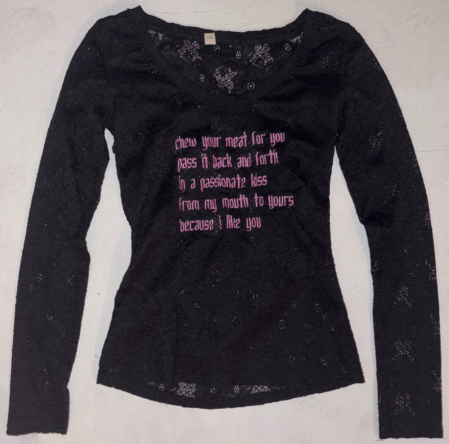Chew your food back and forth lace top S