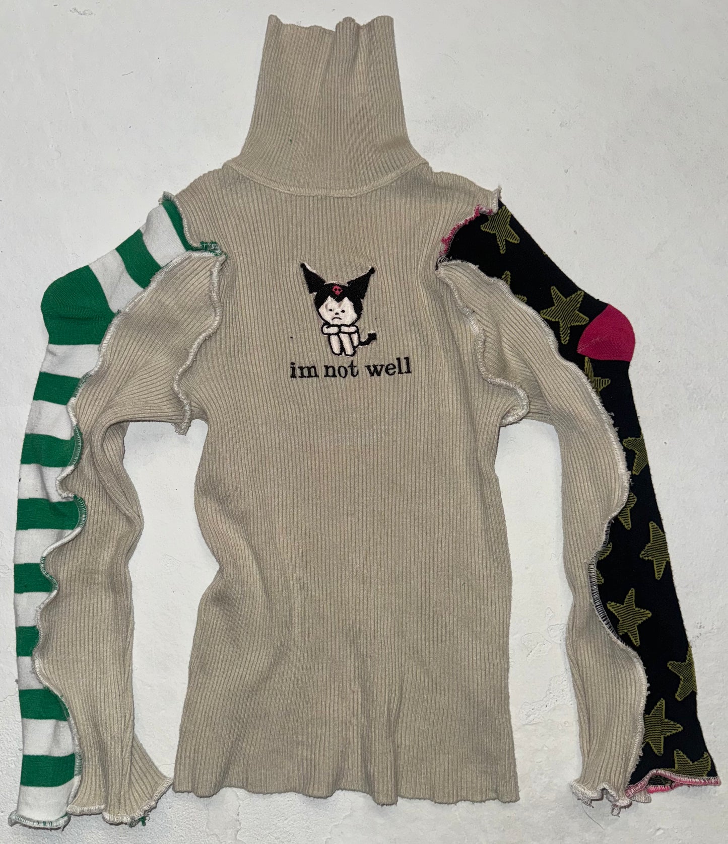 I’m not well kuromi sock sleeve sweater XS