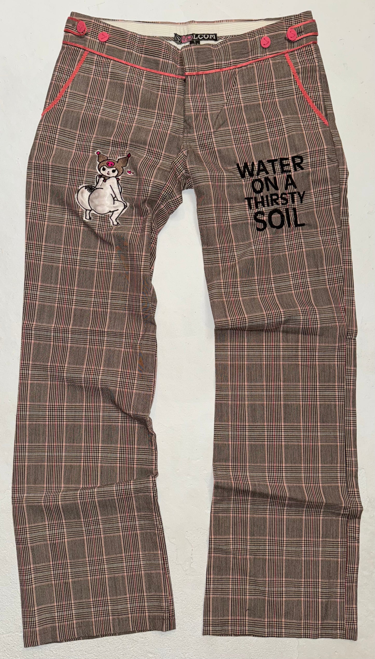 water on a thirsty soil kuromi throwing it back low rise skater pants 5