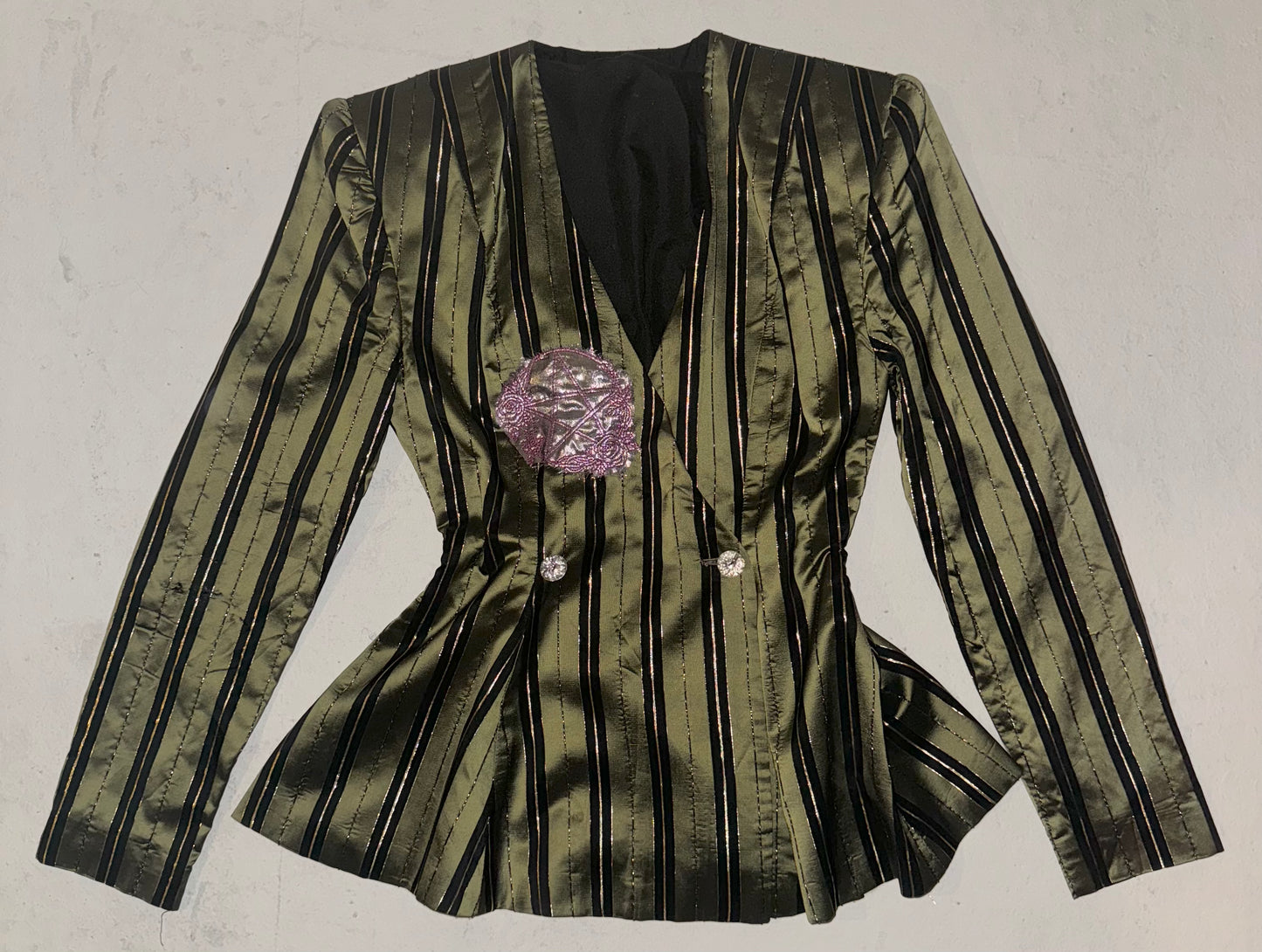 Pentacle chew your food back and forth blazer S