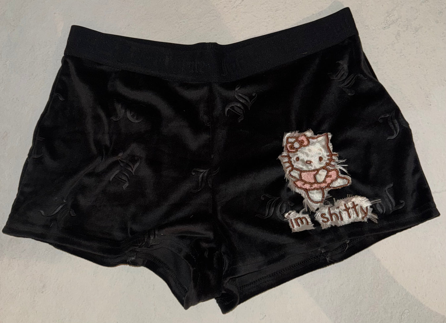 Im shitty short M