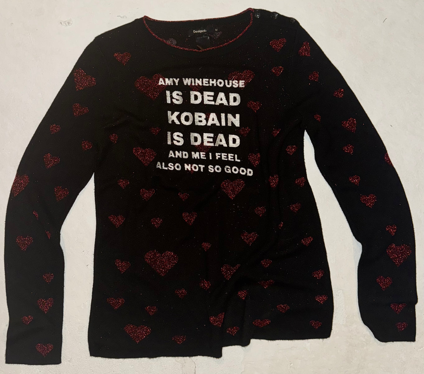 Amy winehouse is dead sweater M