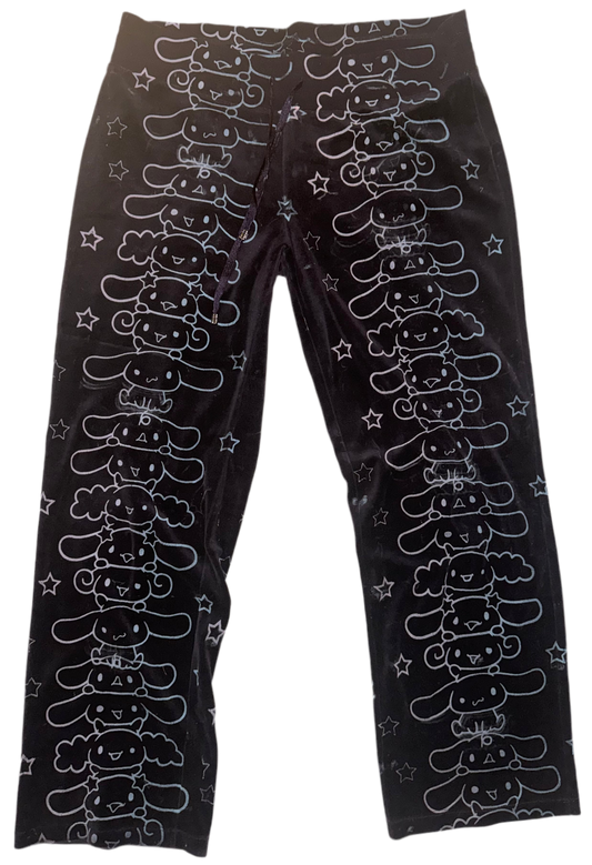Plush cinnamavirus pants M