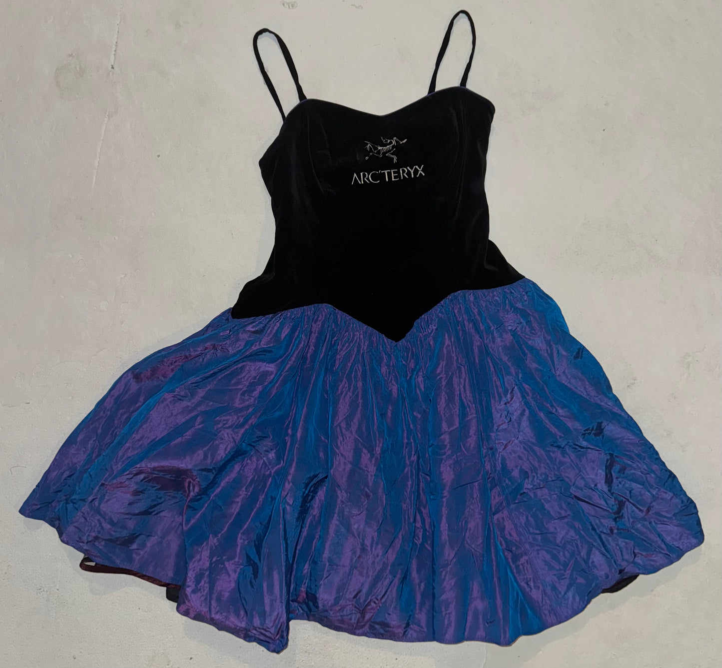 ACTREXX GOWN S