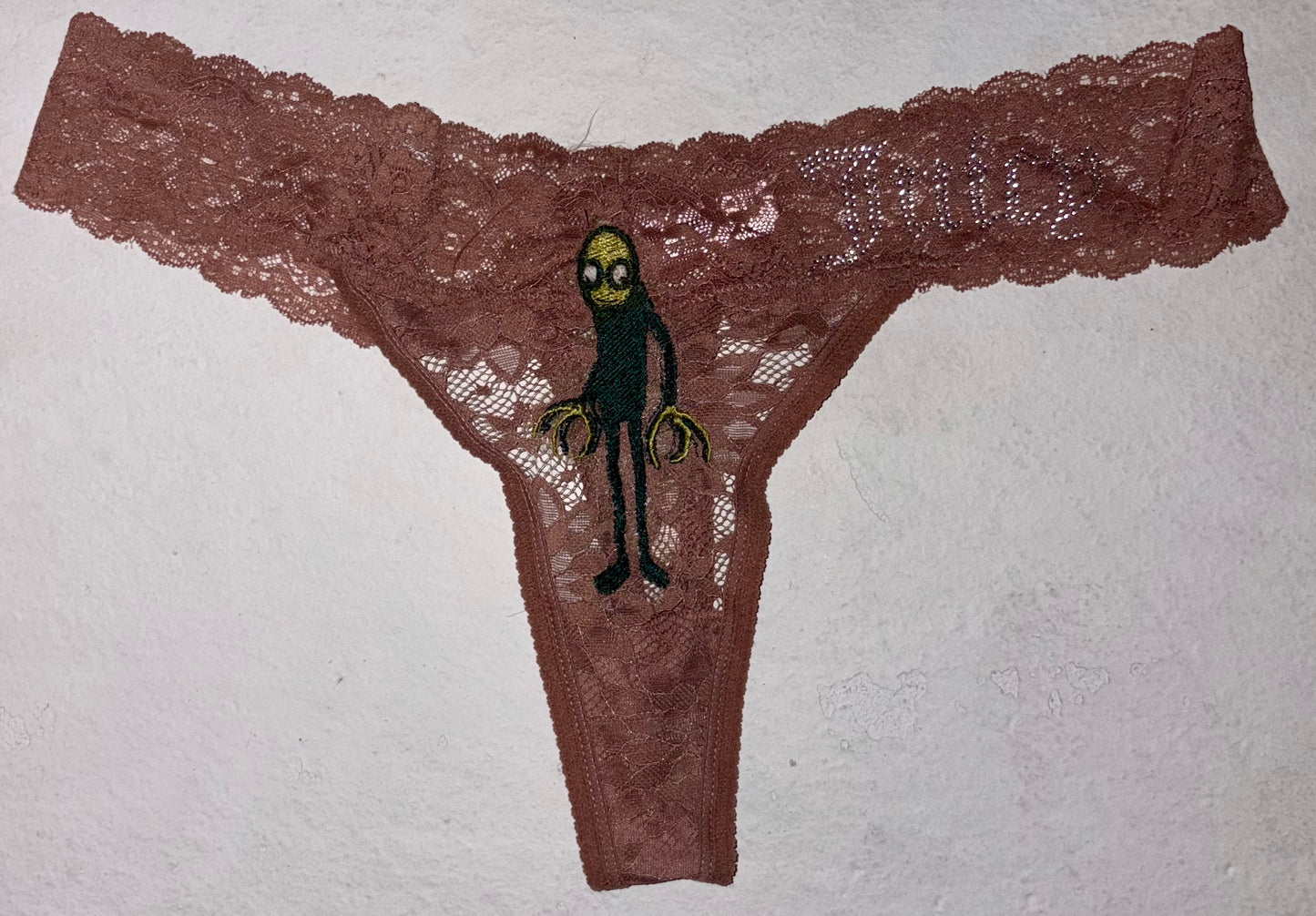 Salad juicy thongs XL