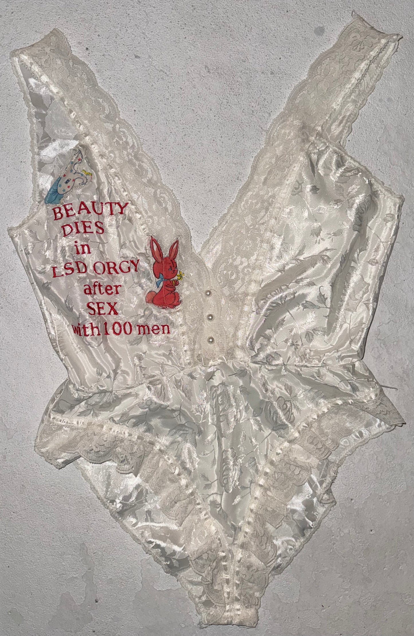 Beauty dies in lsd orgy silky onesie L