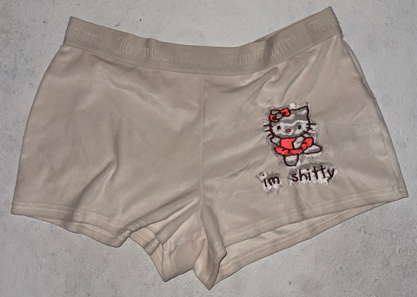 I’m shitty juicy shorts M