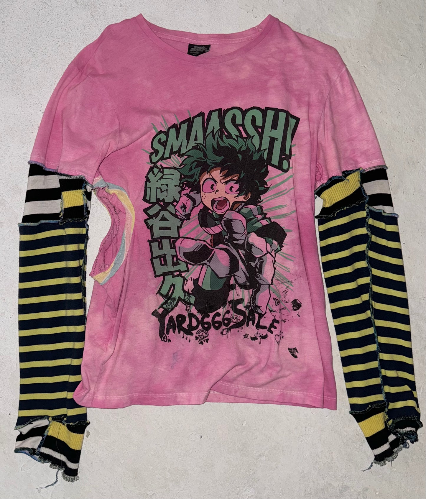 Smash anime cut out t shirt with attached sleeves M