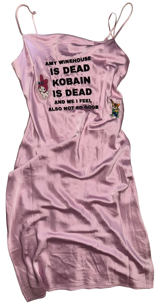 Amy winehouse is dead silky gown L