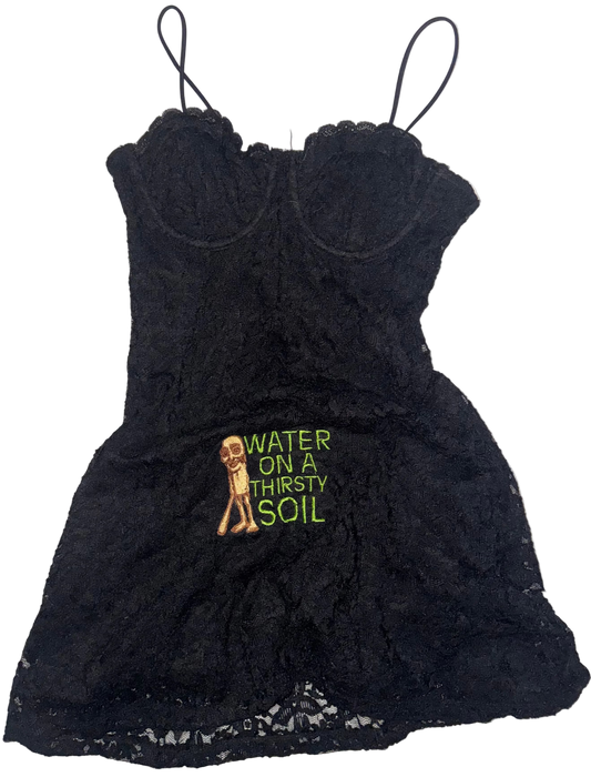 Water on a thirsty soil dress S