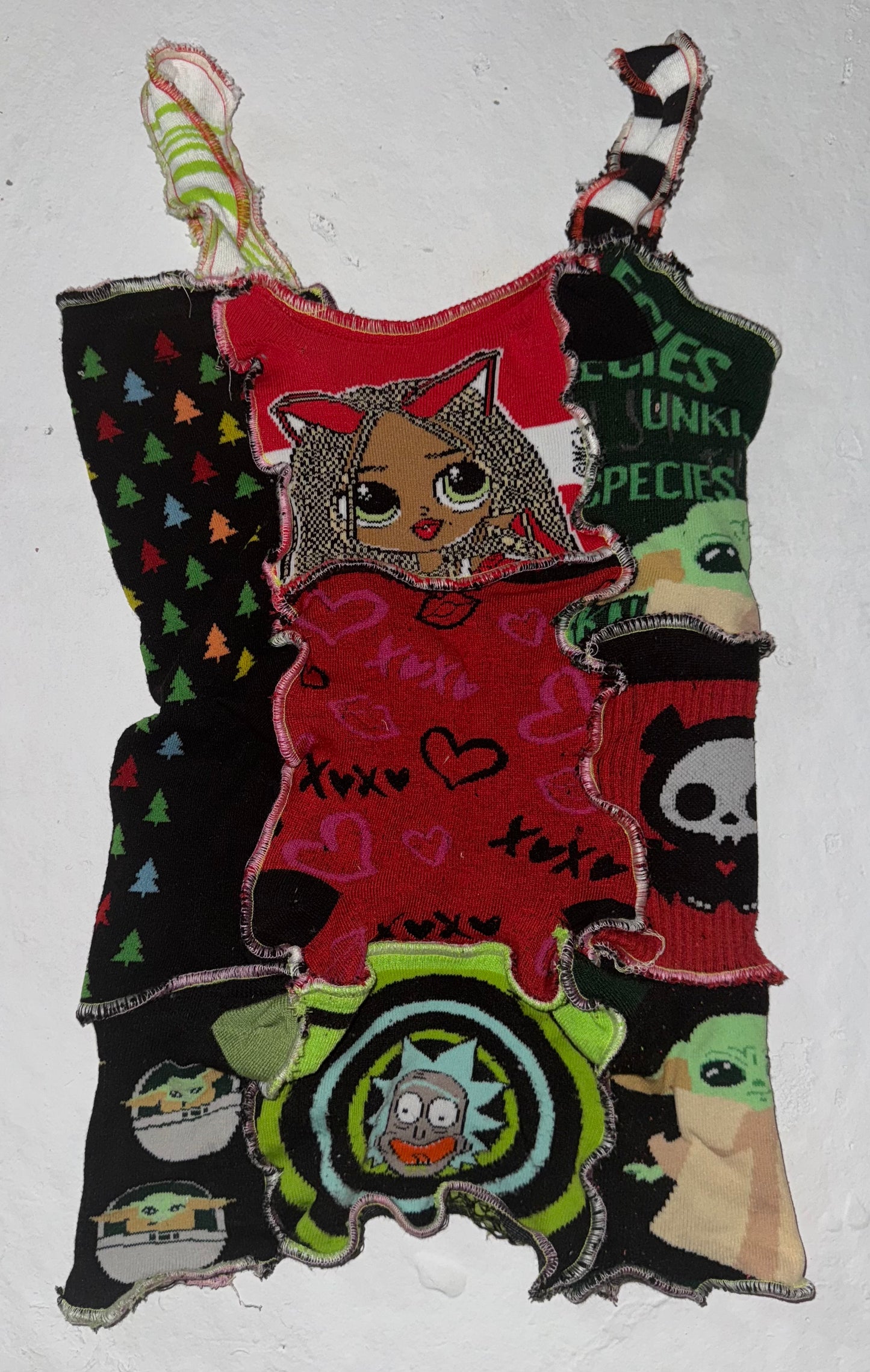 Red and green characters sock tank S