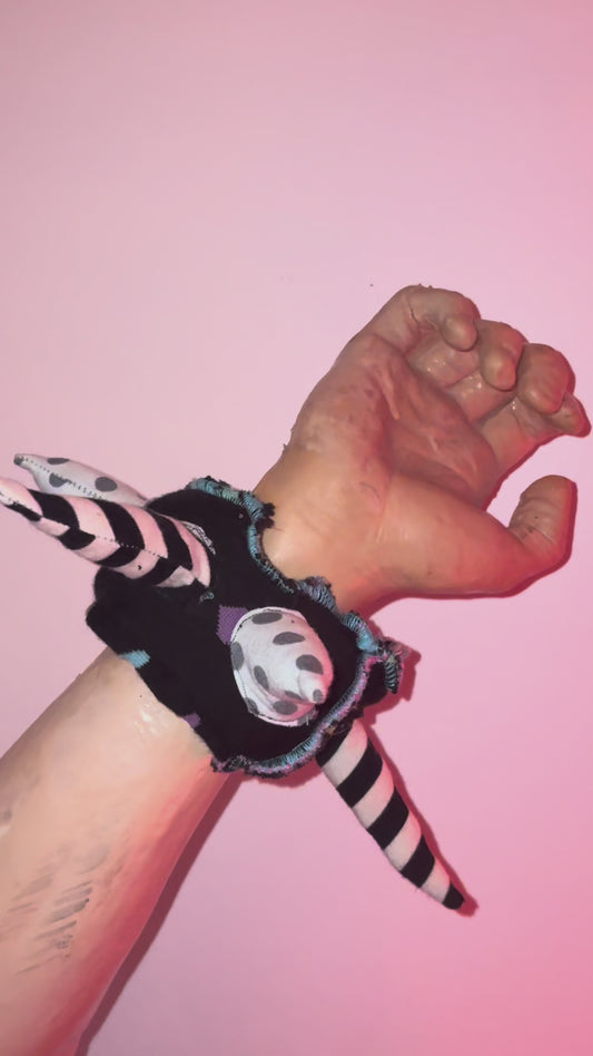 Puffy spike cuff